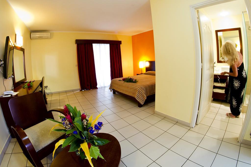 Koniambo Hotel Koné Стая снимка