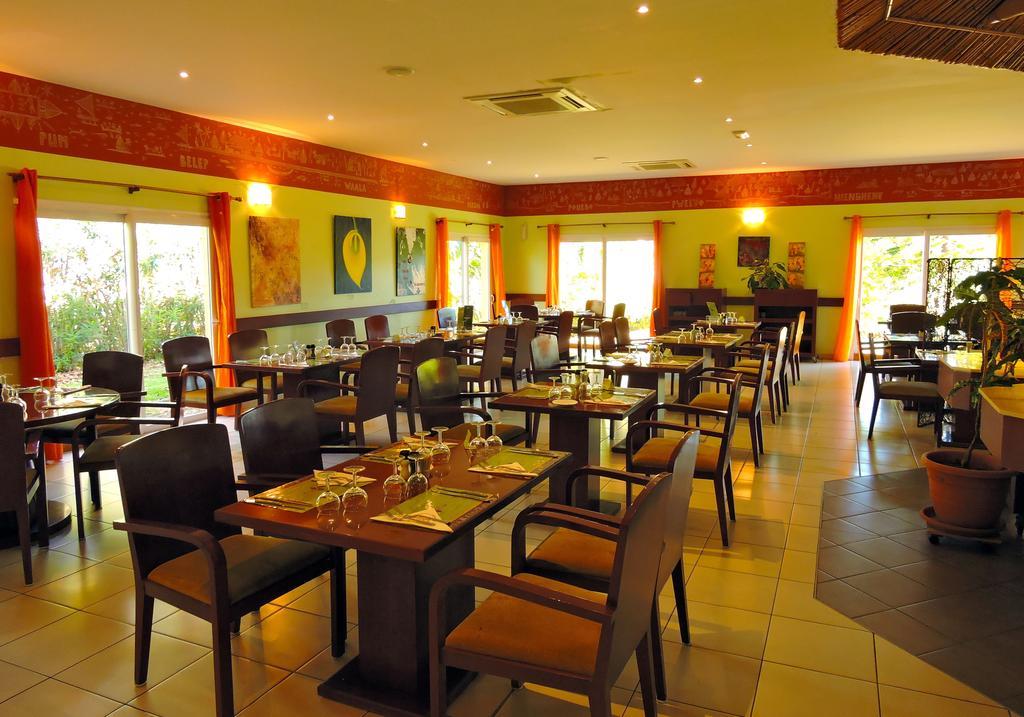 Koniambo Hotel Koné Екстериор снимка