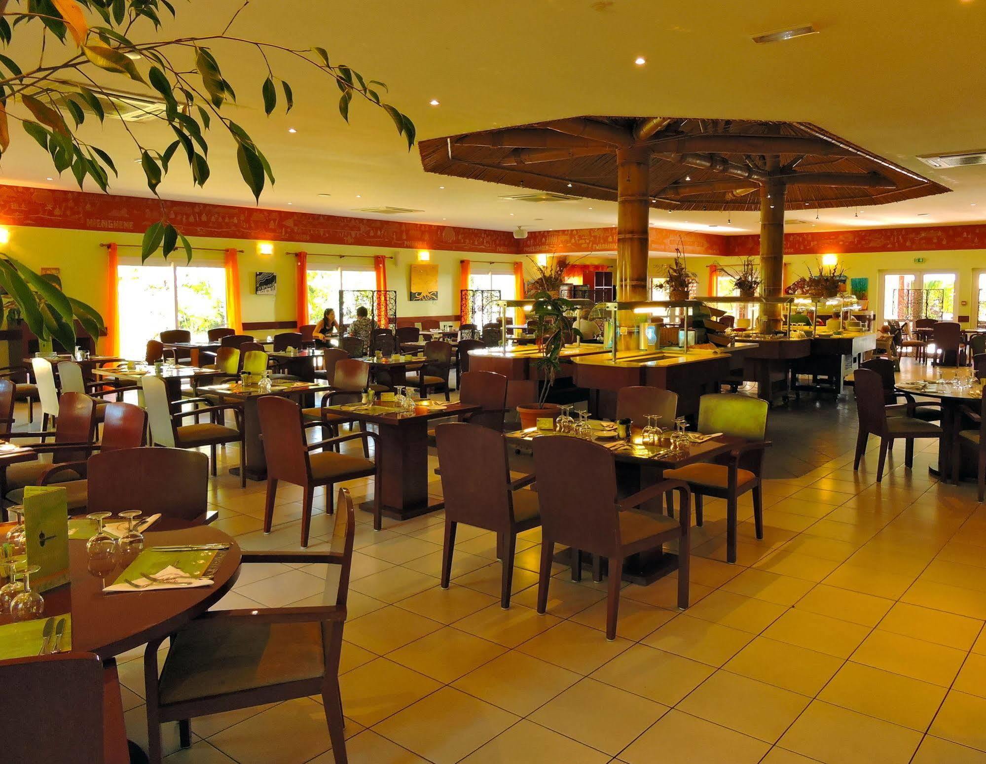 Koniambo Hotel Koné Екстериор снимка