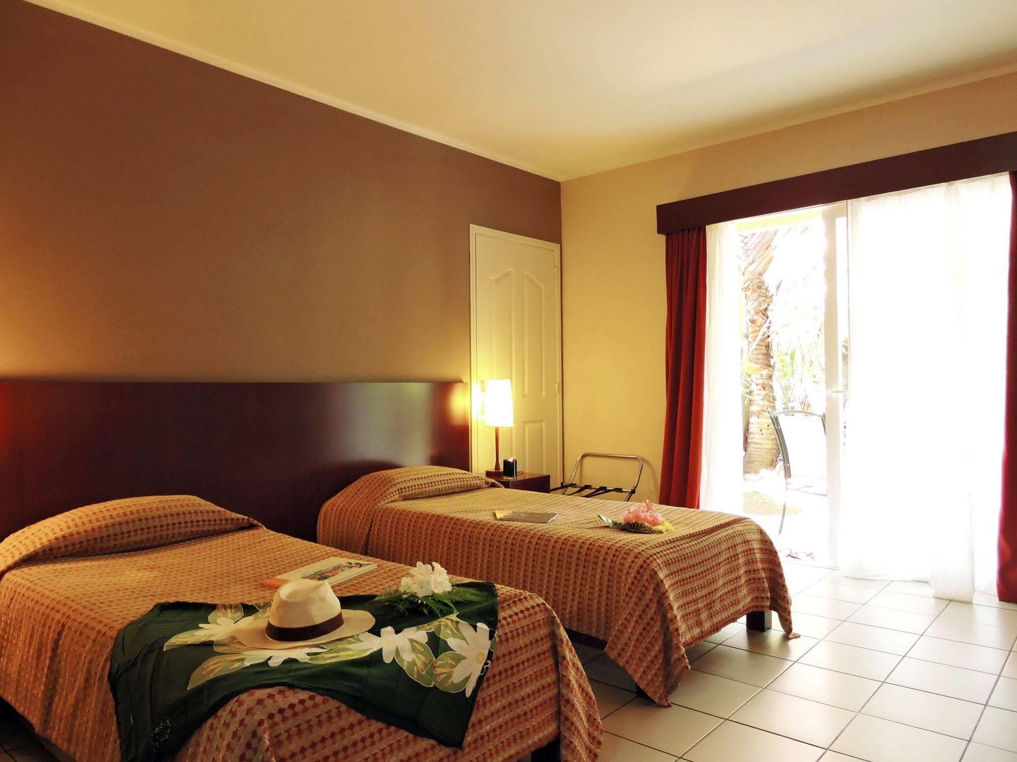 Koniambo Hotel Koné Екстериор снимка