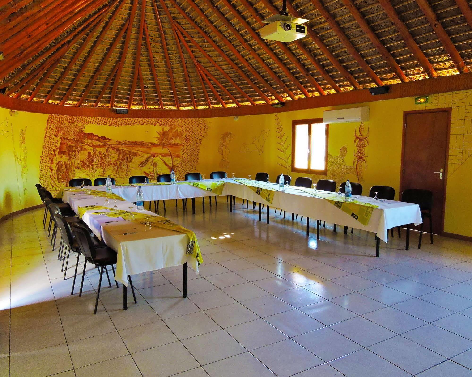 Koniambo Hotel Koné Екстериор снимка